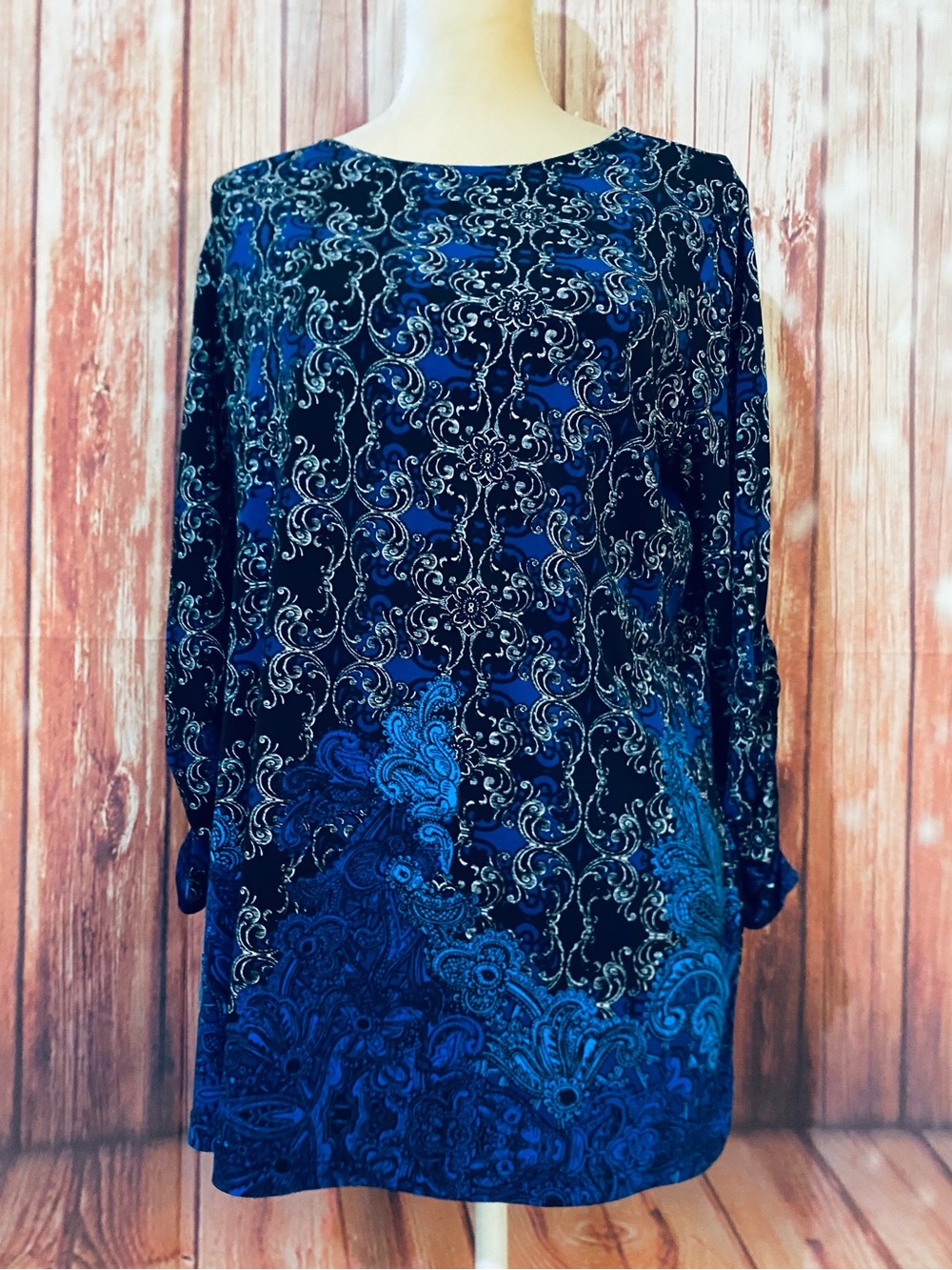 Women‘s Medium Blouse Susan Graver Blue White Silky Stretch 3/4 Gathered Sleeves